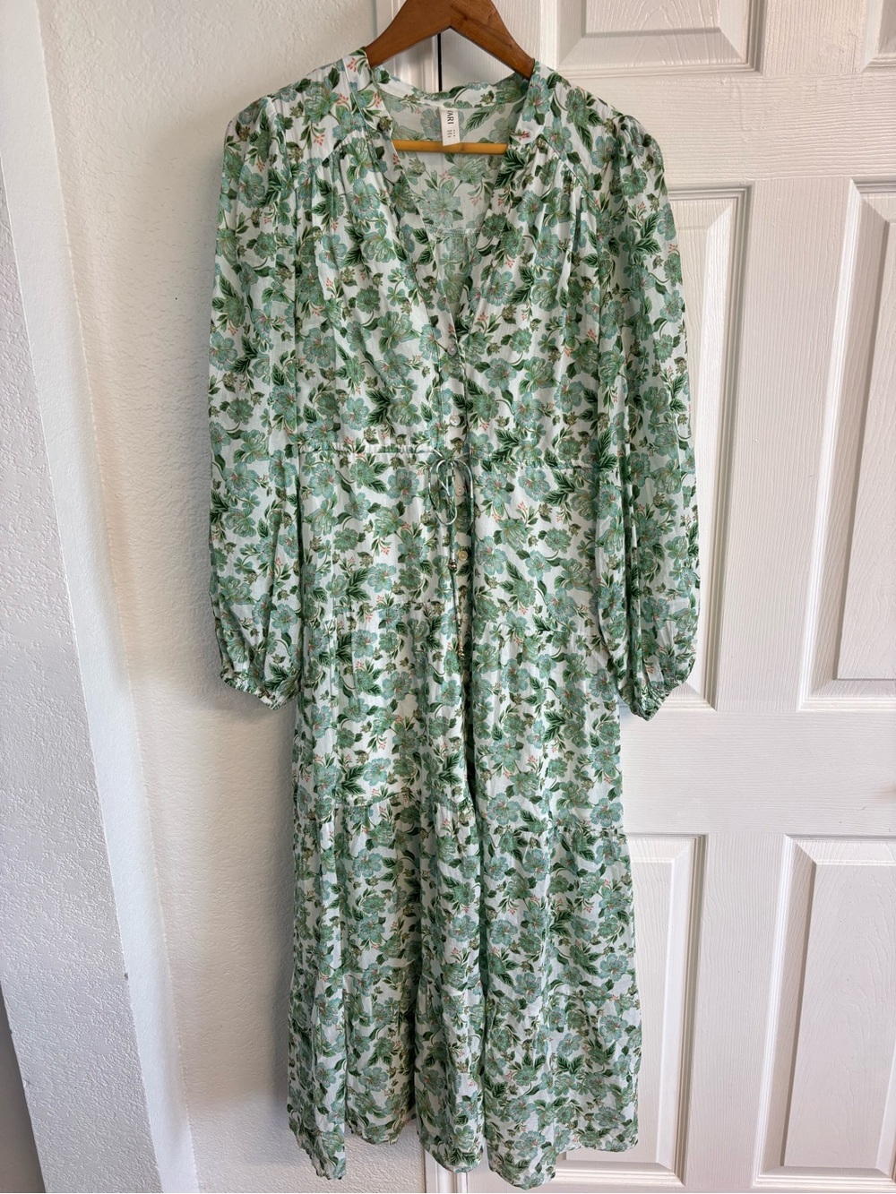 Kivari Green Floral Midi Tiered Button Dress Size 4